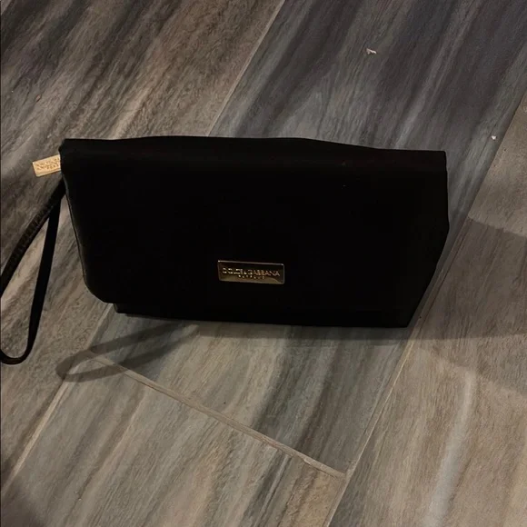 Dolce & Gabbana Black Shoulder Bag with Metallic Accents - Picture 2 of 14